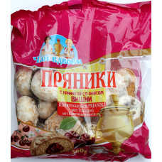 Pepparkakor Pryaniki med körsbärsfyllning