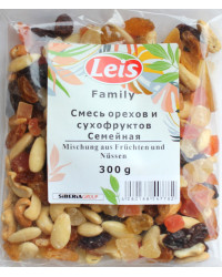 Mixed nuts and fruits family pack